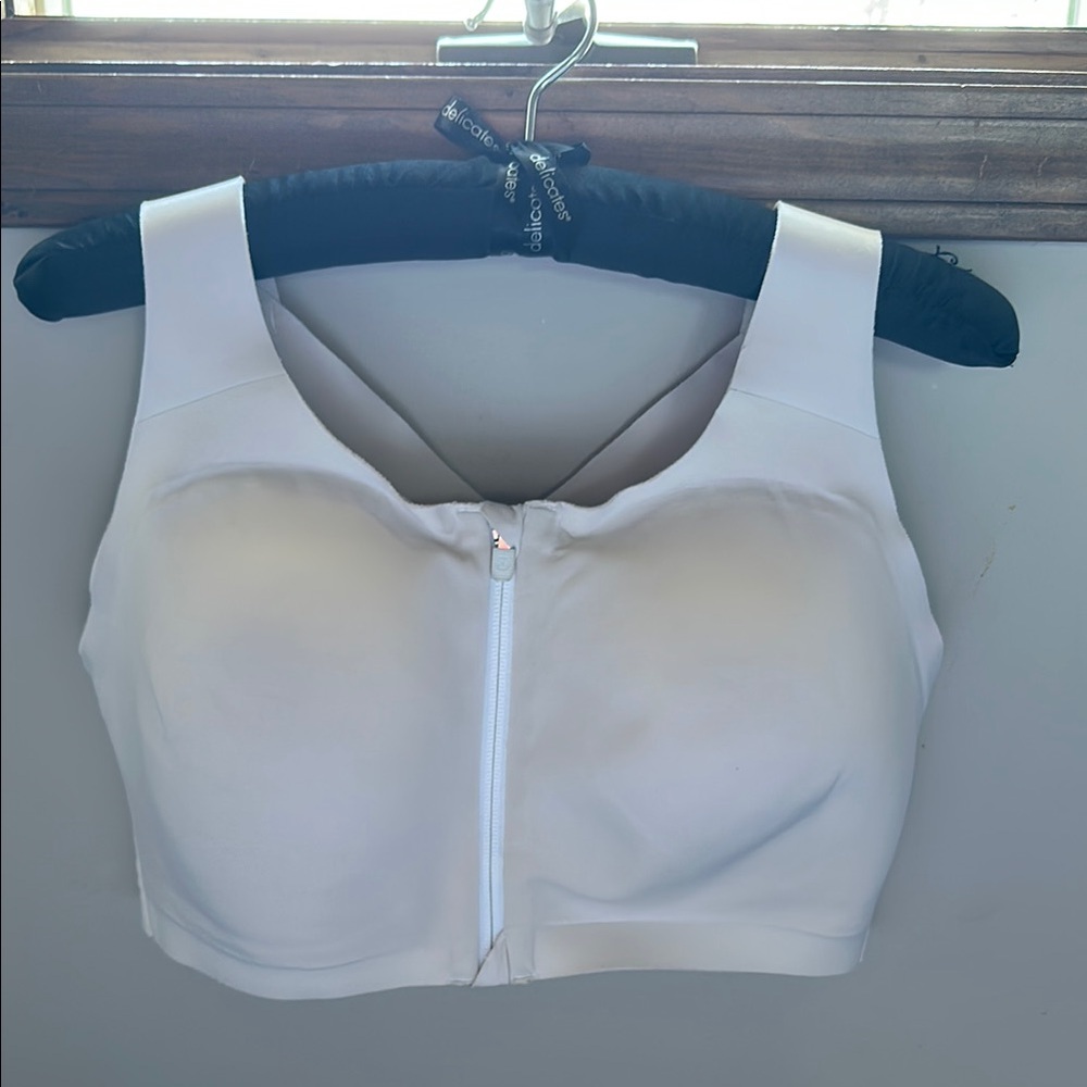 Lululemon sports bra 36E